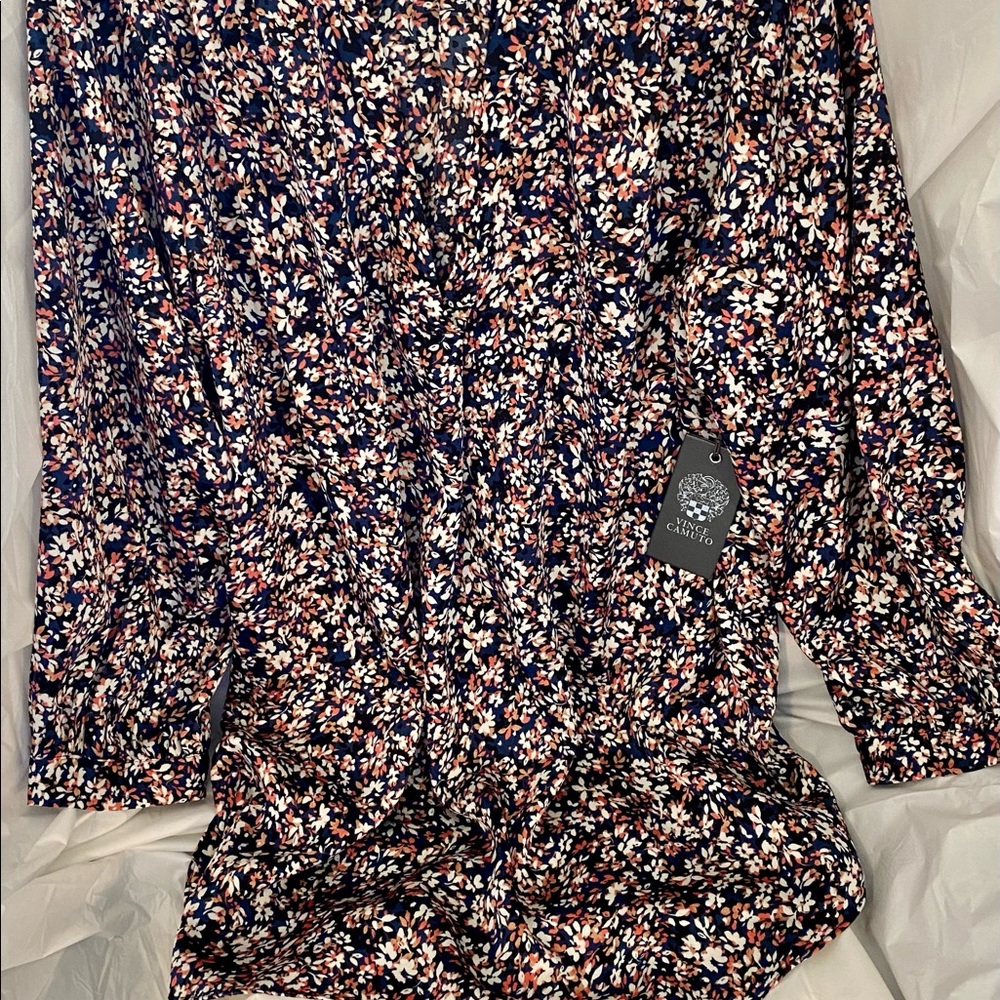 Vince Camuto Everley V-Neck Blouse NWT 1X